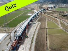 3700tの橋桁を2日で130m引っ張る、何人必要だった?